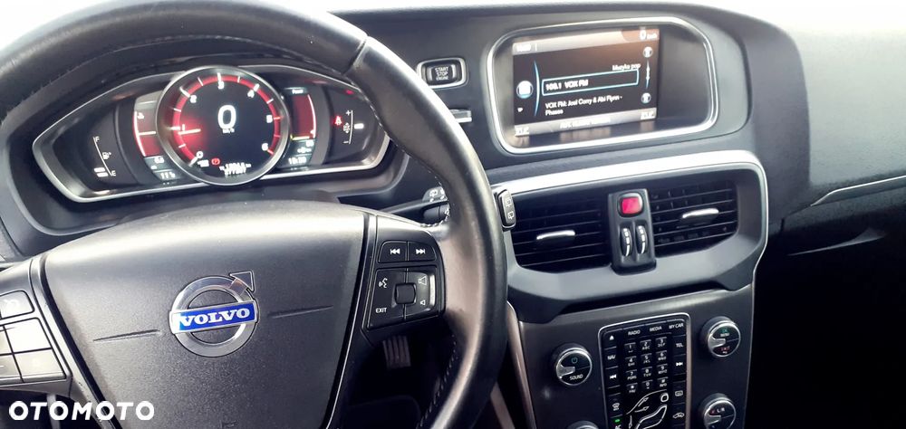 Volvo V40 D2 Momentum - 28