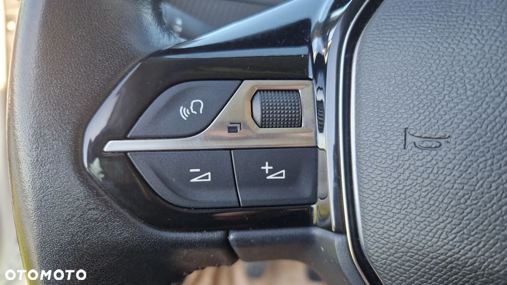 Peugeot 208 PureTech 75 Allure - 31