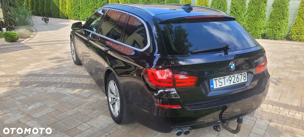BMW Seria 5 525d xDrive - 10
