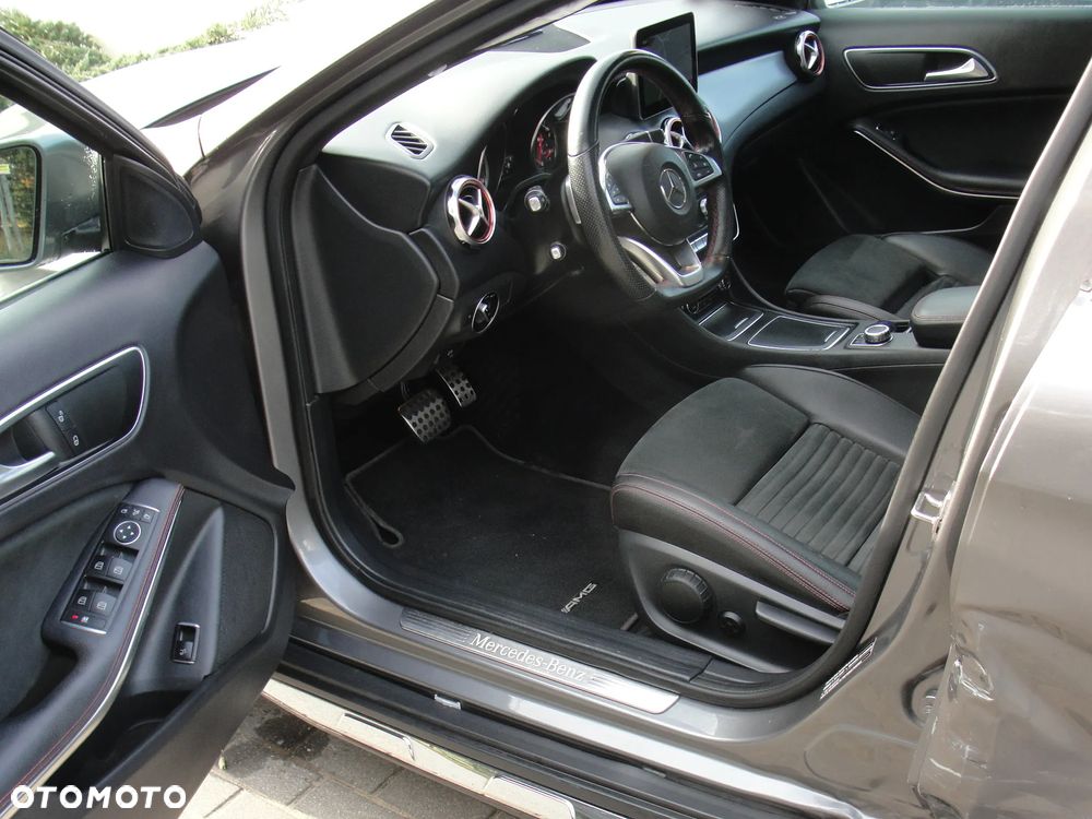 Mercedes-Benz GLA 200 7G-DCT AMG Line - 11