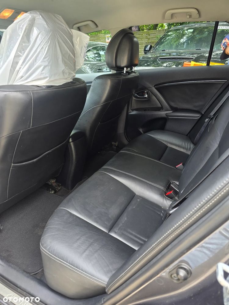 Toyota Avensis 1.8 Business Edition - 9
