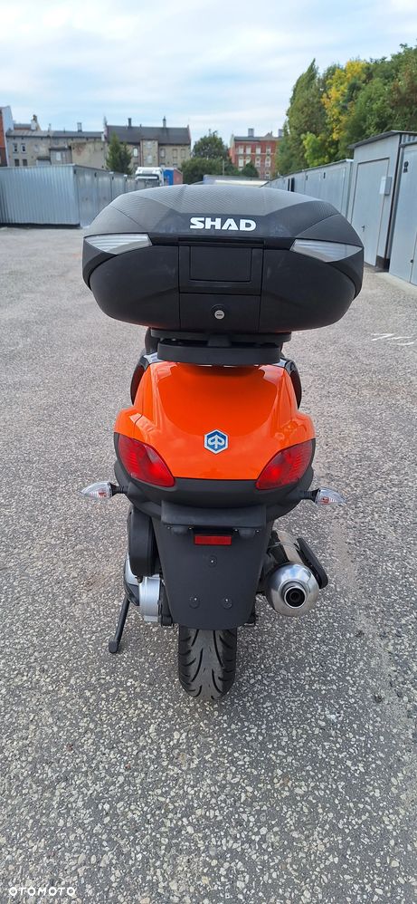 Piaggio MP-3 - 7