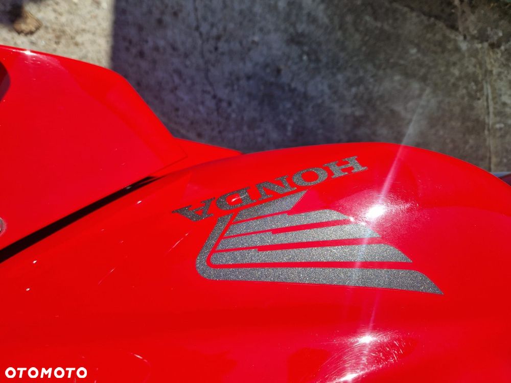 Honda VFR - 34