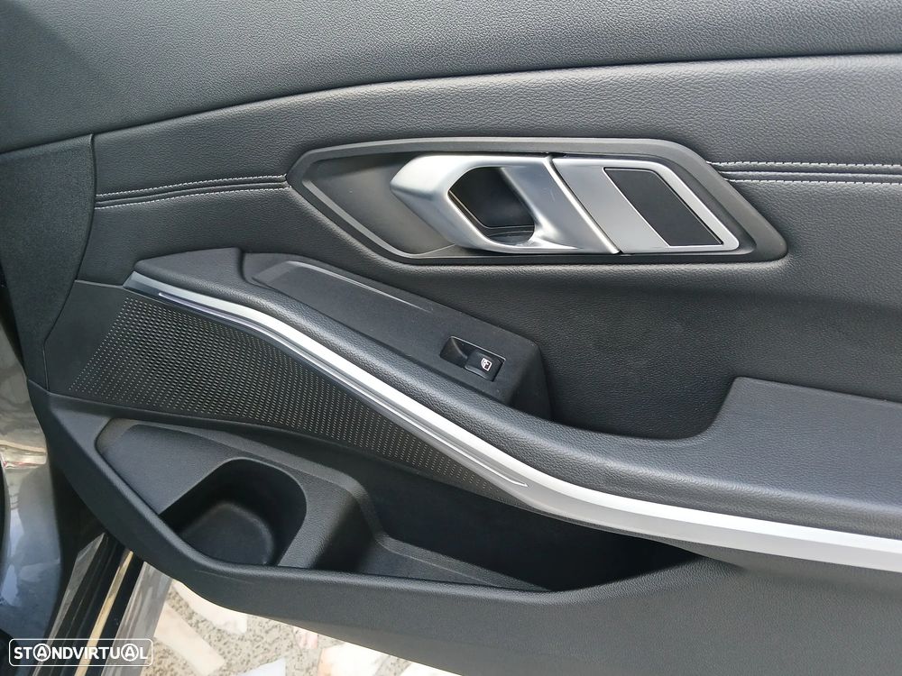 BMW 318 d Line Sport Auto - 38