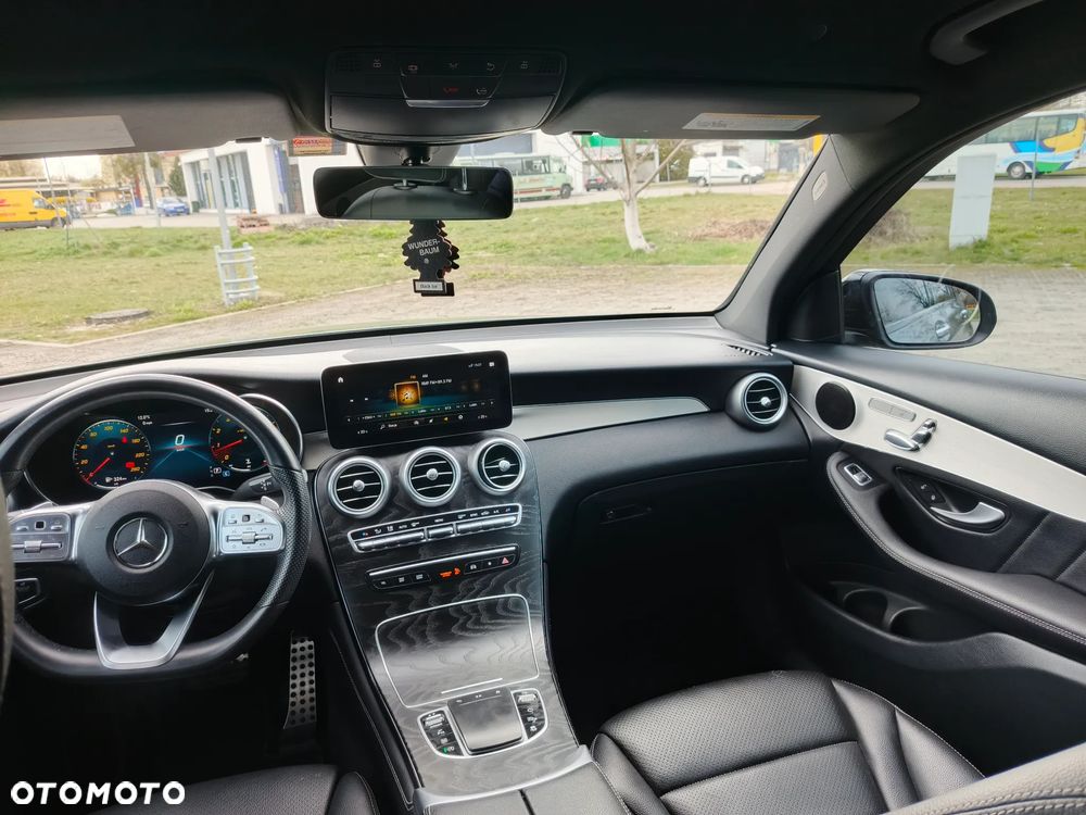Mercedes-Benz GLC - 12