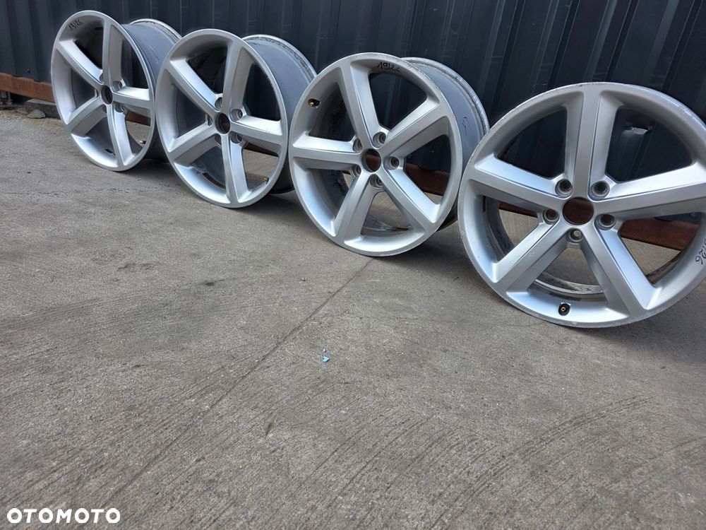 FELGA FELGI VW AUDI SKODA A3 A4 A6 8.0J R18 ET47 8K0601025Q 19/26 KOMPLET - 2