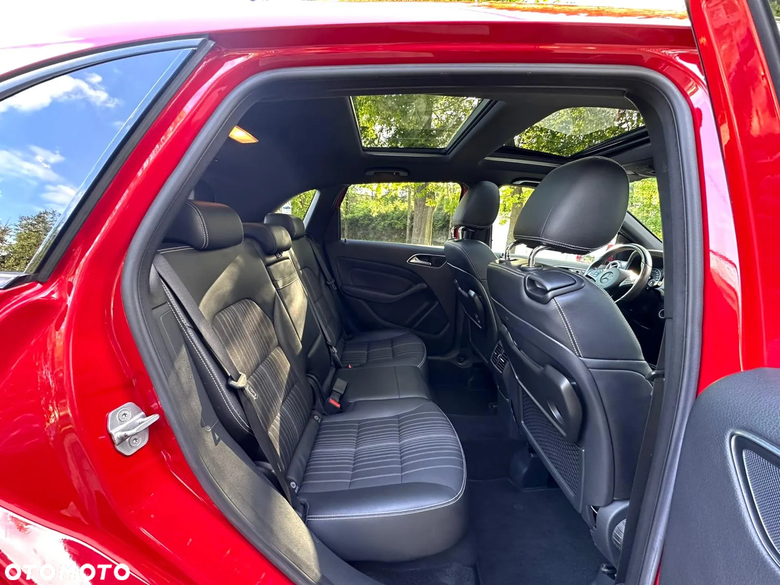 Mercedes-Benz Klasa B 180 CDI (BlueEFFICIENCY) 7G-DCT - 32