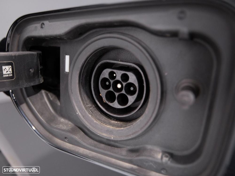 BMW 530 e Pack 50 anos M - 13