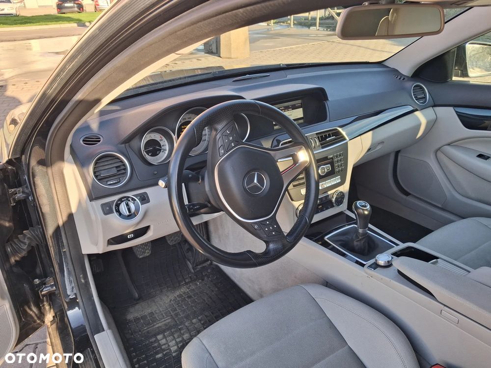 Mercedes-Benz Klasa C 180 (BlueEFFICIENCY) - 9