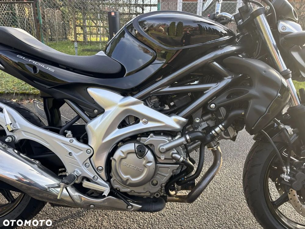 Suzuki Gladius - 7