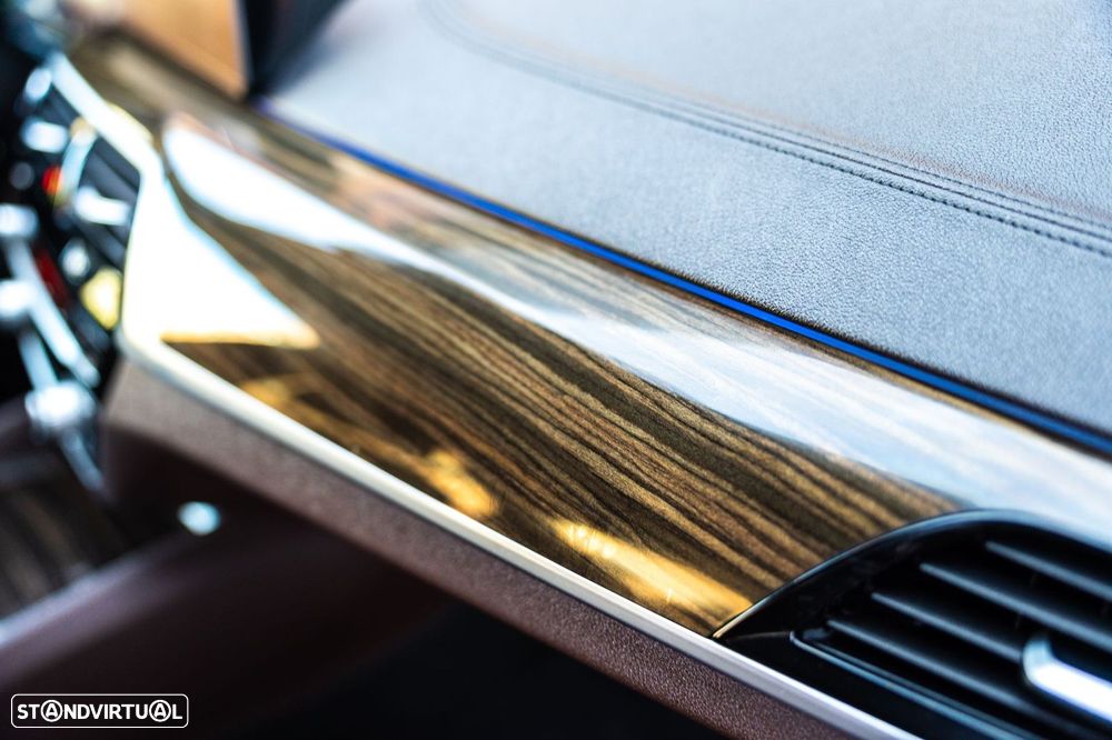 BMW 530 e iPerformance Line Luxury - 29