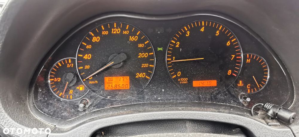 Toyota Avensis - 6