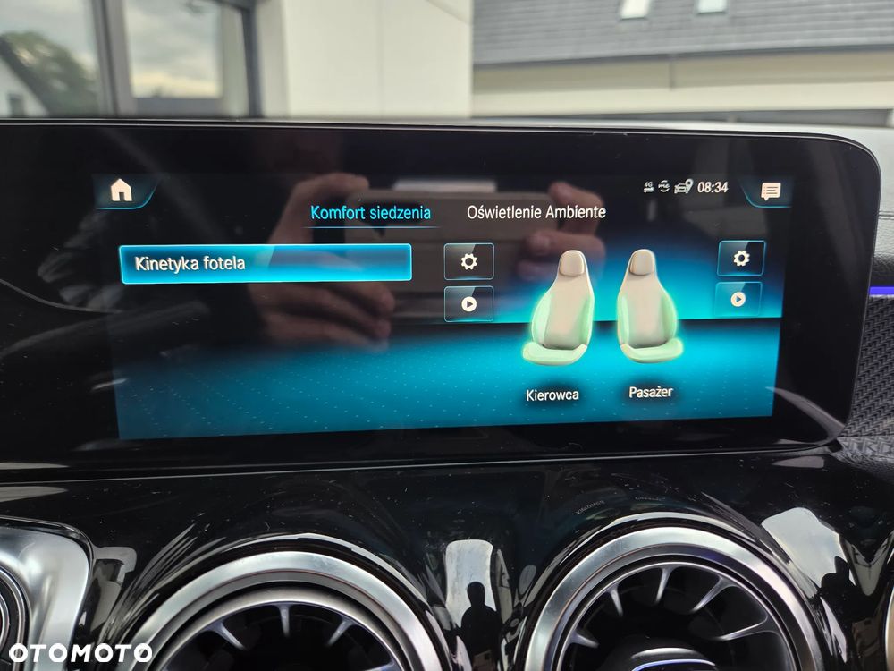Mercedes-Benz GLB 250 AMG Line 8G-DCT - 31