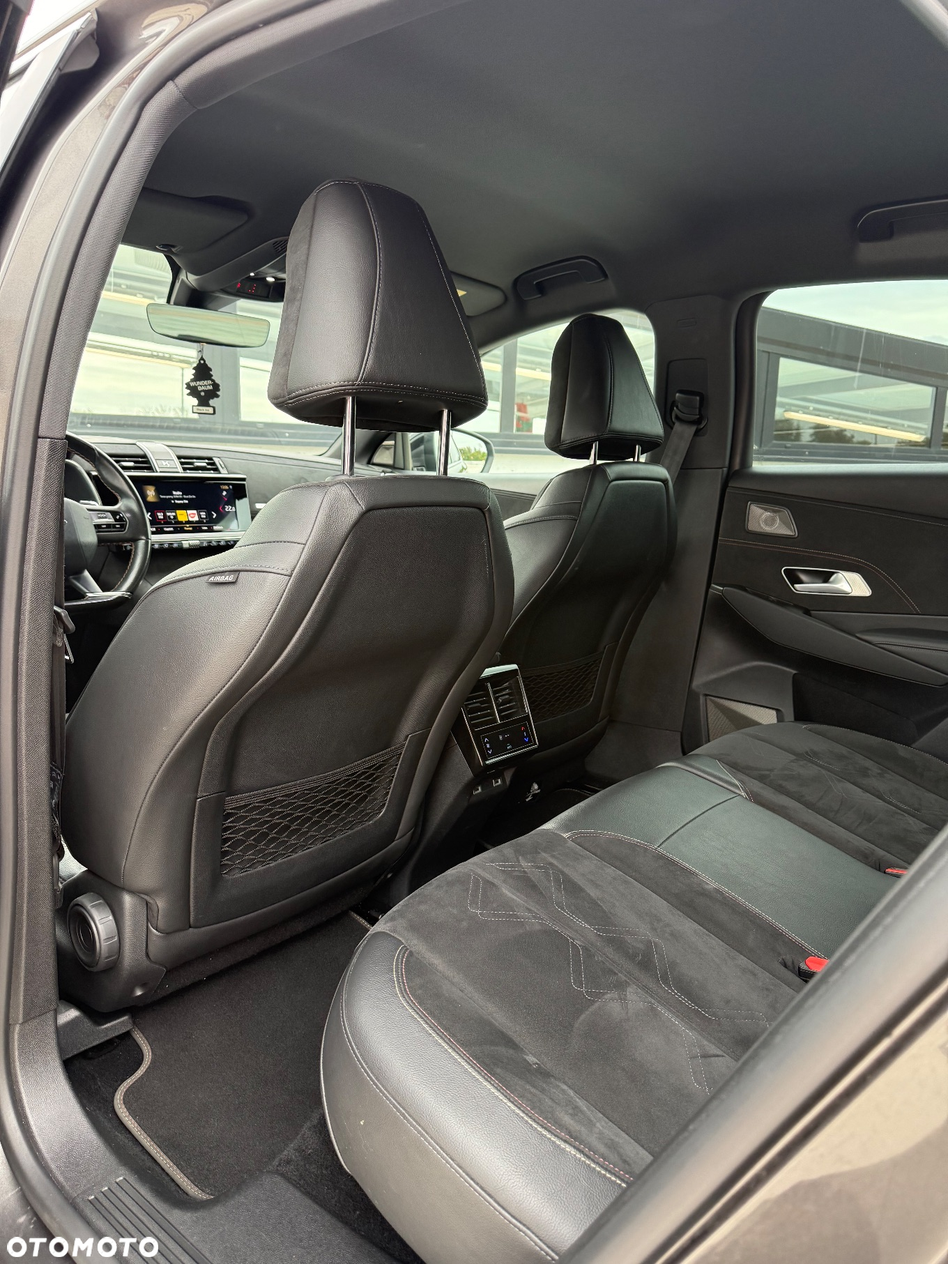 DS Automobiles DS 7 Crossback 1.6 PureTech Performance Line + - 6