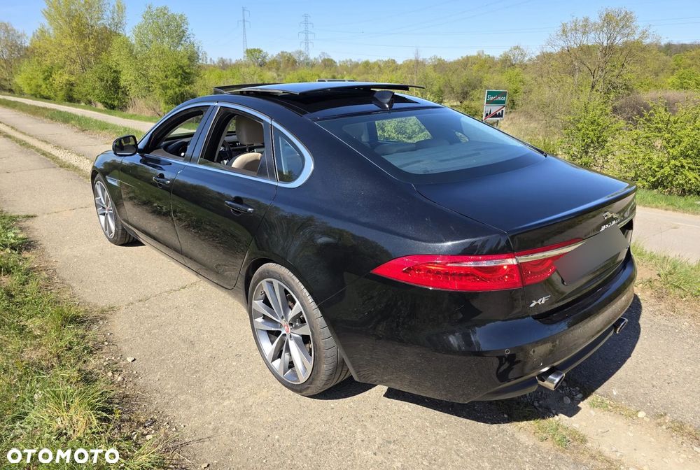Jaguar XF 3.0 TDV6 300 Sport - 16