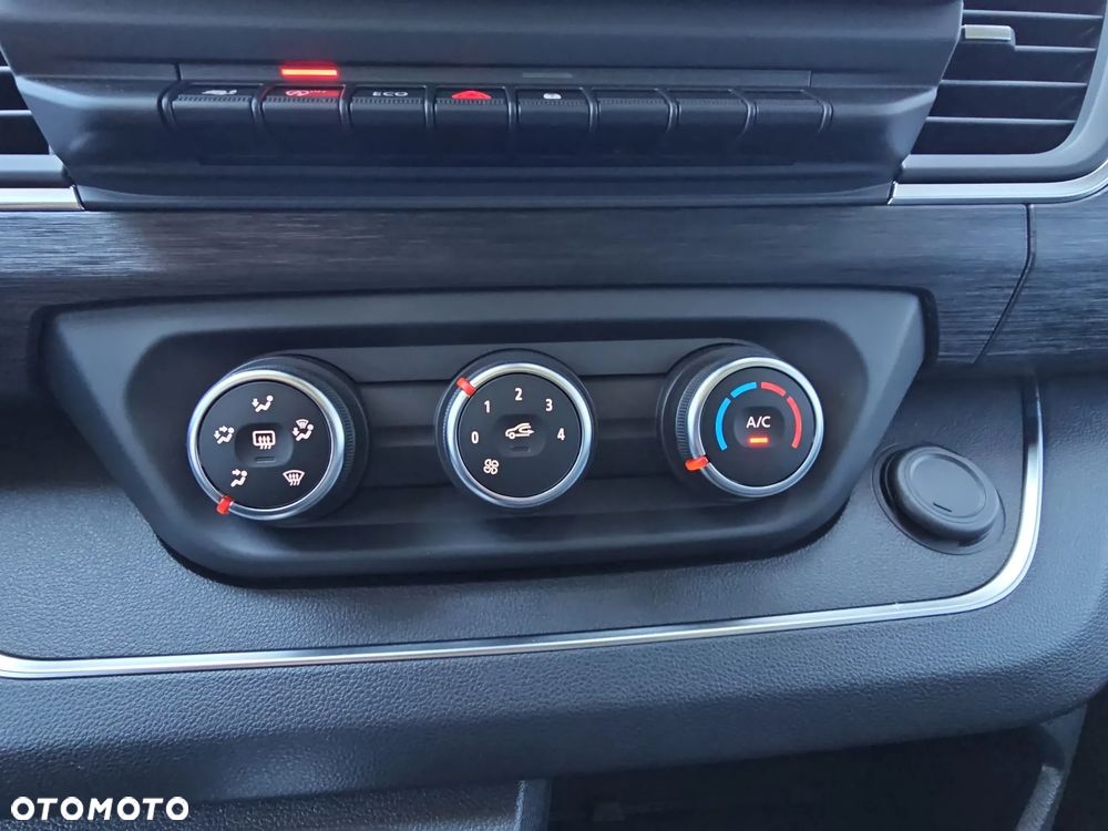 Renault Trafic 2.0 dCi EDC - 25