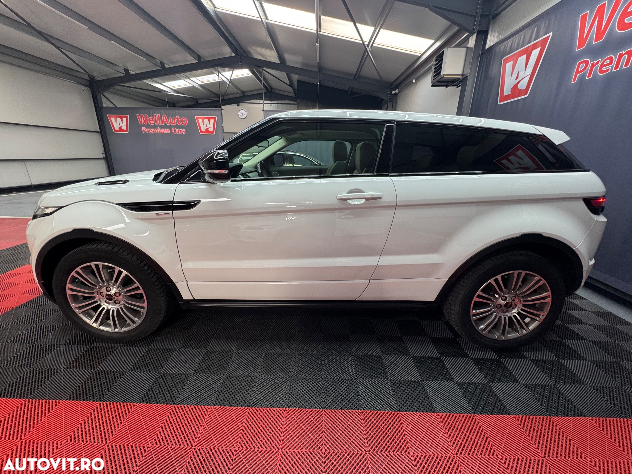 Land Rover Range Rover Evoque - 8