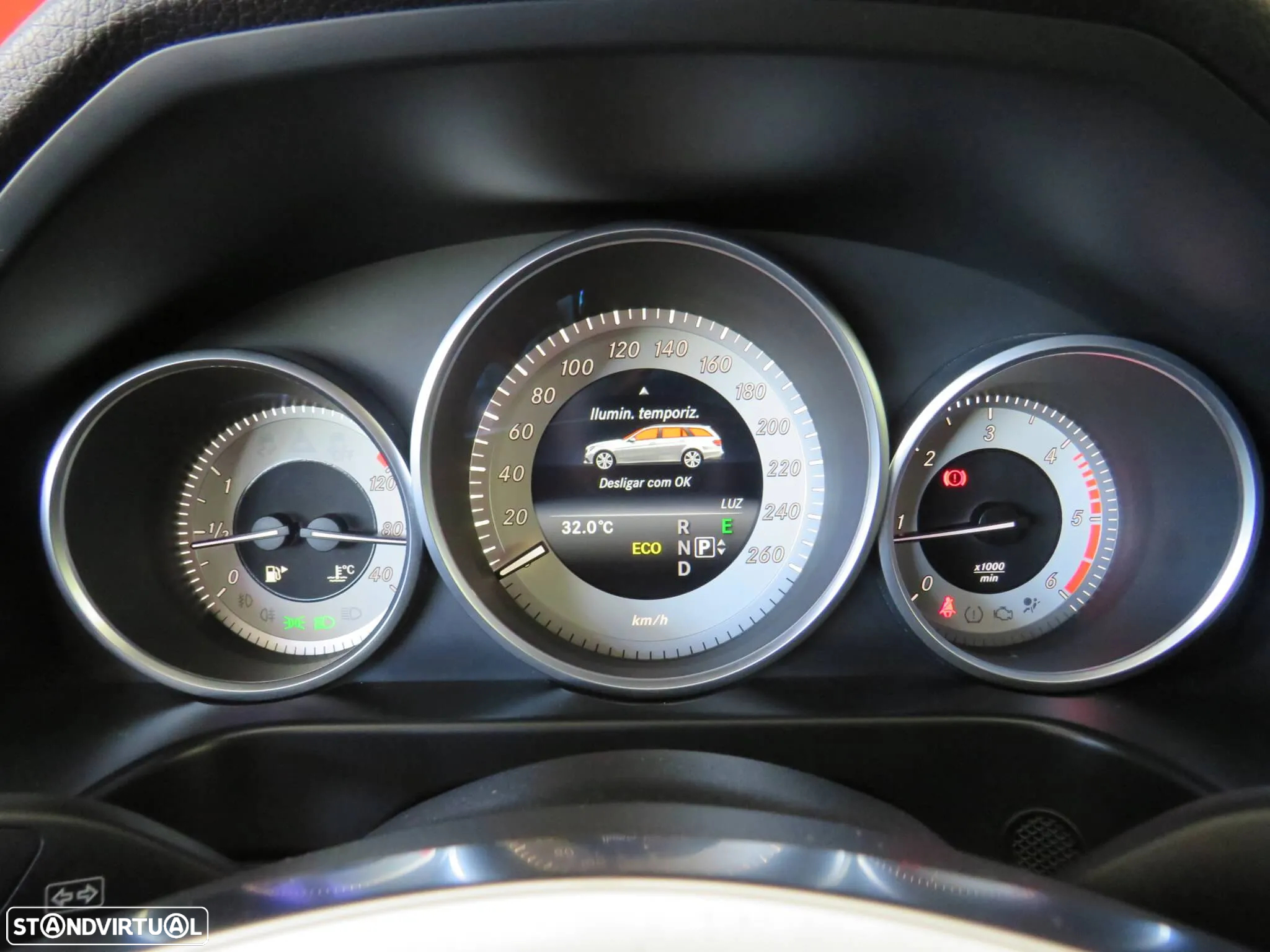 Mercedes-Benz E 250 BlueTEC Avantgarde Auto. - 27