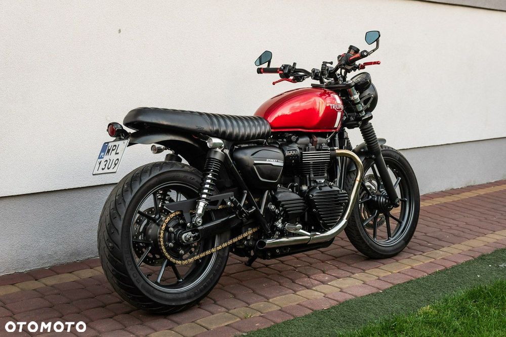 Triumph Bonneville - 4