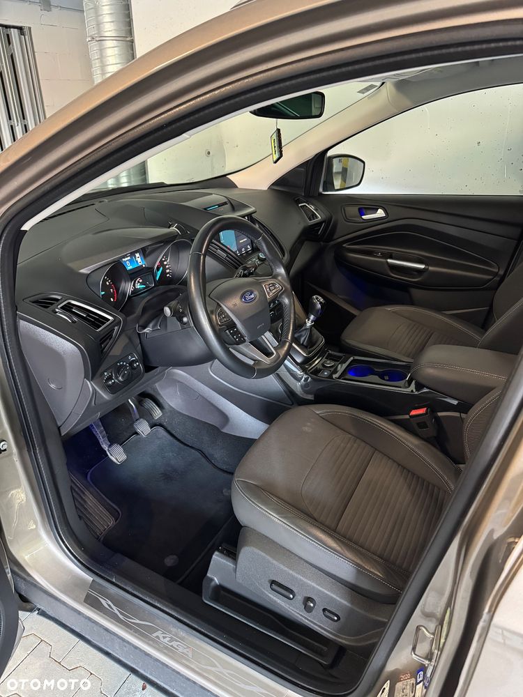 Ford Kuga 1.5 EcoBoost 2x4 Titanium - 8