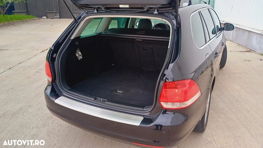 Volkswagen Golf 2.0 TDI Comfortline DPF - 12