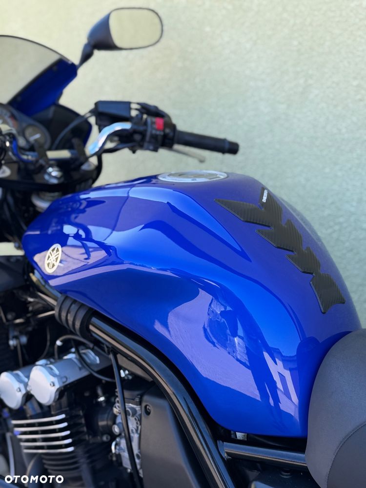 Yamaha FZS - 33