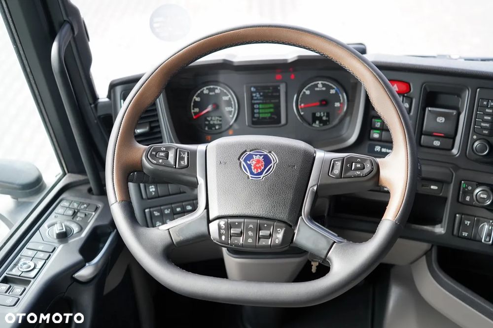 Scania R 450 / MEGA / 6x2 / FIRANKA - 8,2 m / SOLÓWKA / OŚ PODNOSZONA / MOCNA PODŁOGA / NAVI / - 28