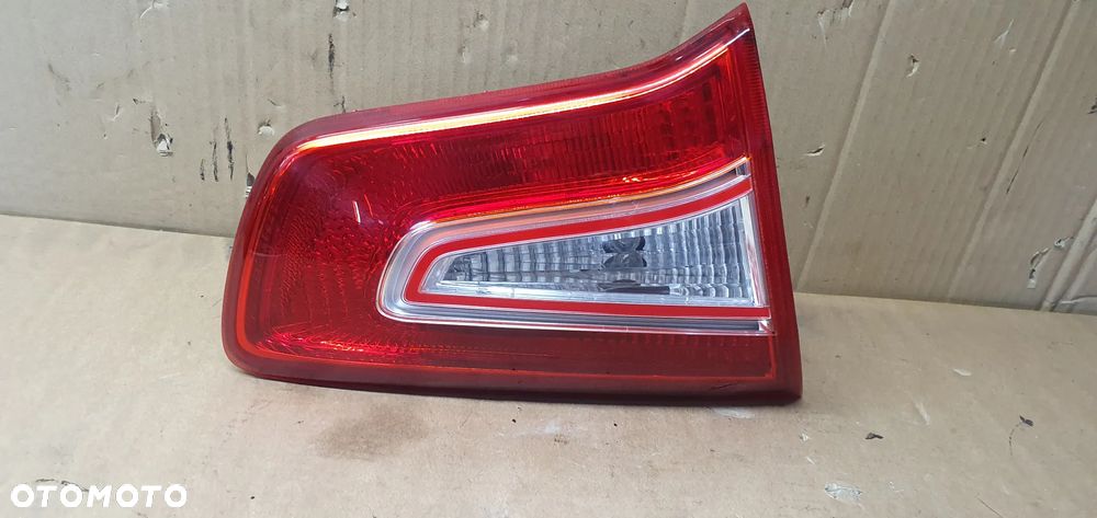 Lampa lewy tył tylna lewa w klapę Kia Sportage III 3 - 5