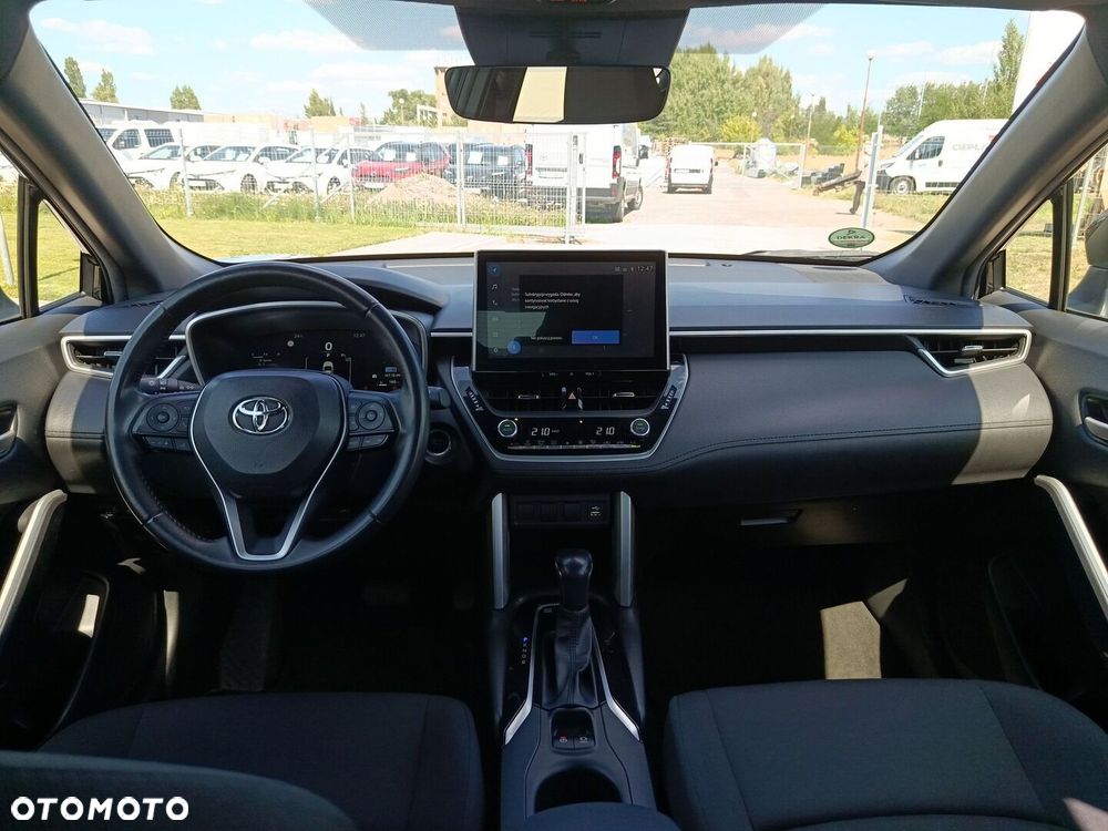 Toyota Corolla Cross - 11