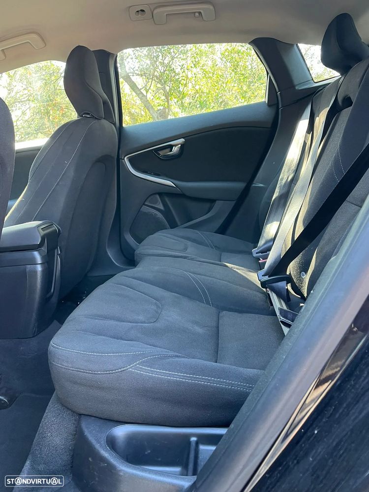 Volvo V40 Cross Country - 13
