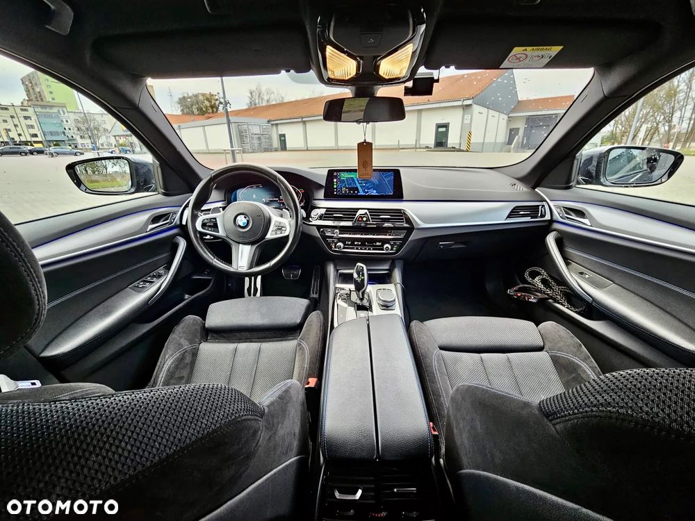 BMW Seria 5 520d M Sport - 15