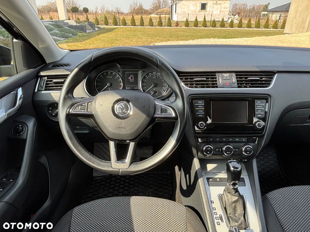 Skoda Octavia 2.0 TDI Edition DSG - 17
