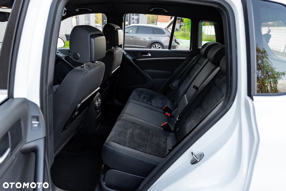 Volkswagen Tiguan 2.0 TSI 4Motion DSG Lounge Sport & Style - 24