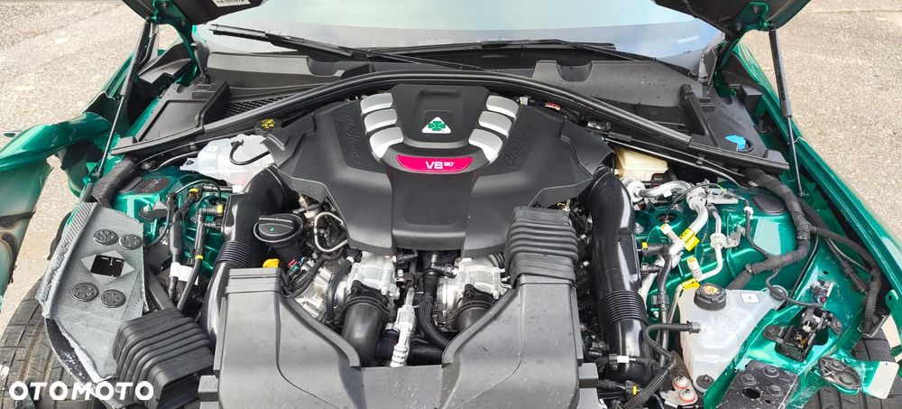 Alfa Romeo Giulia 2.9 V6 Bi-Turbo AT8 Quadrifoglio - 12