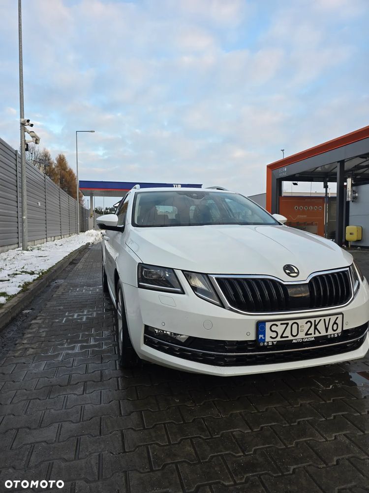Skoda Octavia 1.6 TDI DSG Premium Edition - 6