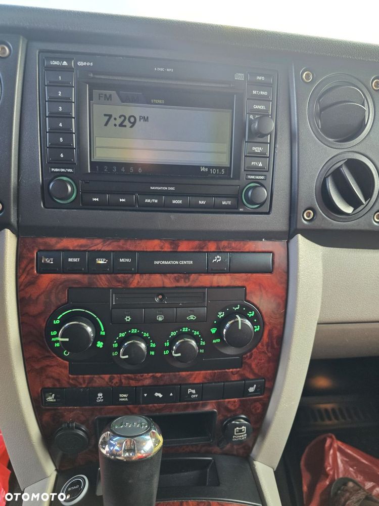 Jeep Commander 5.7 V8 HEMI Automatik Limited - 31