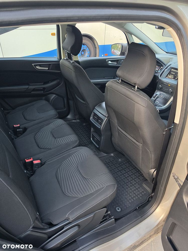 Ford S-Max - 26