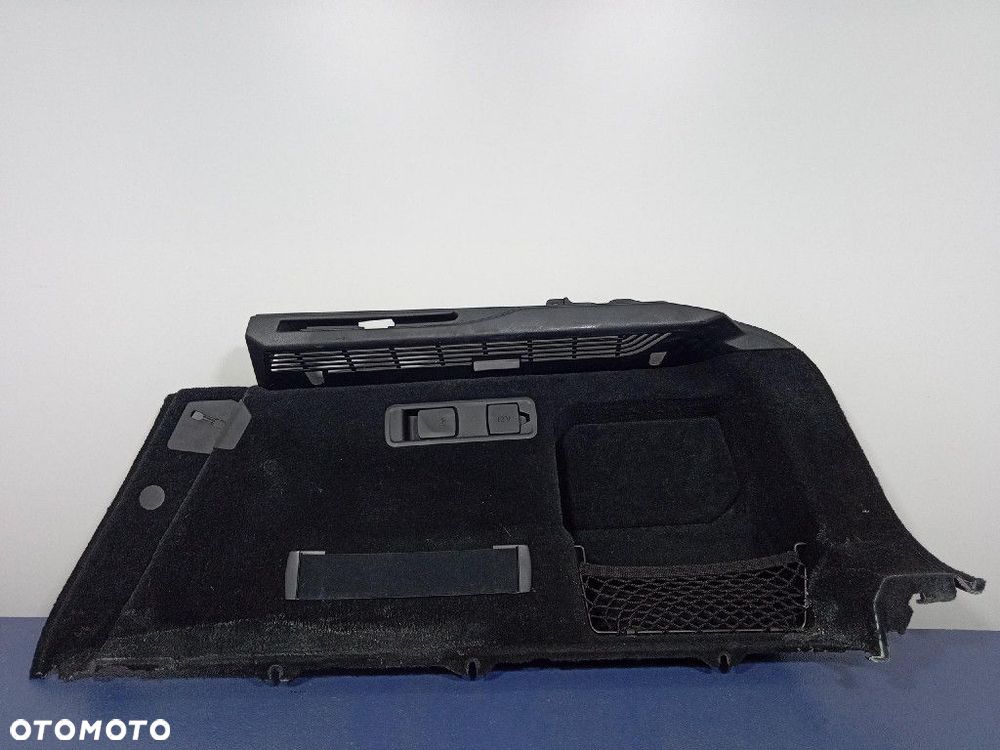 BMW X6 G06 TAPICERKA BAGAŻNIKA PRAWY BOCZEK  7470974 - 1