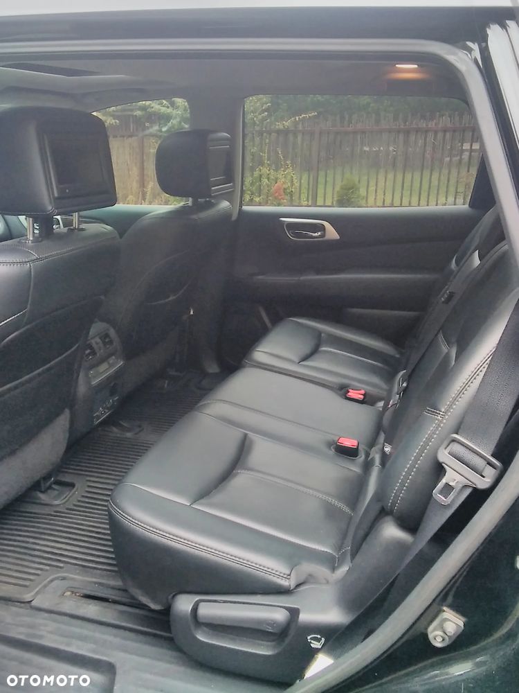 Nissan Pathfinder 3.0 D V6 LE EU5 - 5