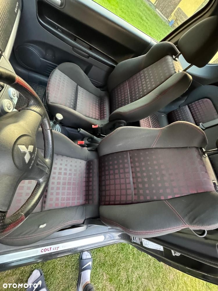 Mitsubishi Colt - 6