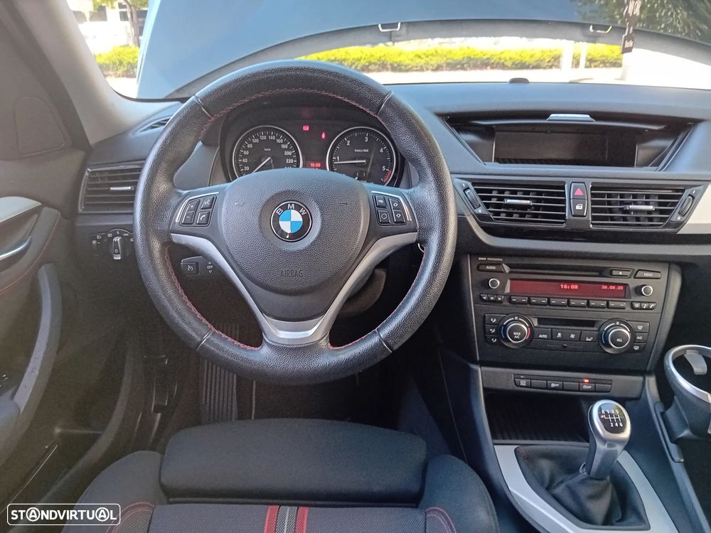 BMW X1 16 d sDrive Line Sport - 16