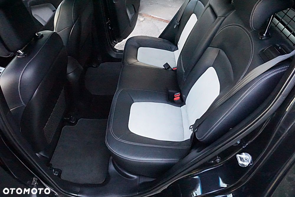 Kia Sportage - 25