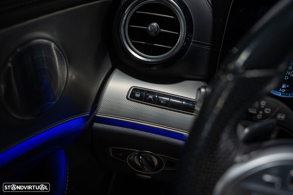 Mercedes-Benz E 300 de 9G-TRONIC AMG Line - 19
