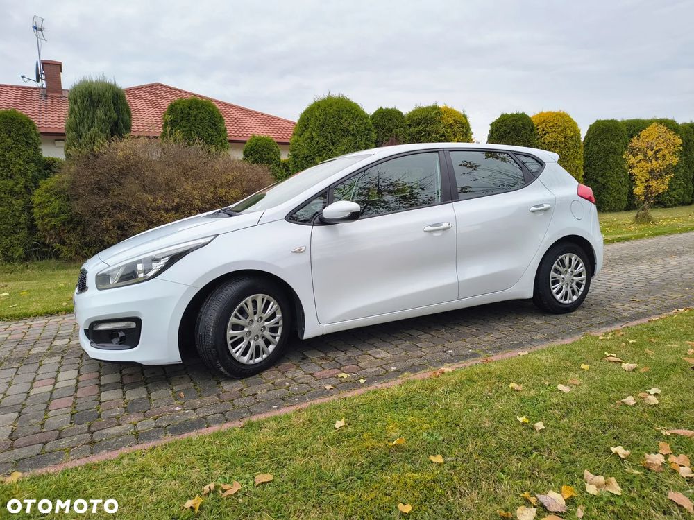 Kia Ceed 1.4 CRDi 90 Vision - 29
