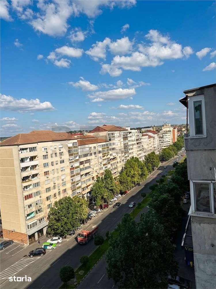 RECO Apartament 3 camere, zona Dacia, balcon, priveliste superba — fotografia 3