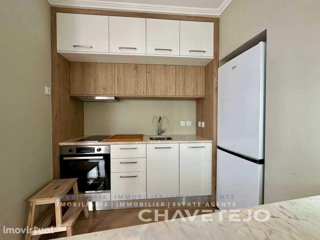 Excelente T1 mobilado e equipado no centro histórico de Tomar. - Grande imagem: 2/15