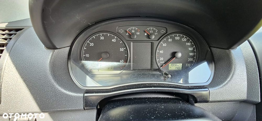 Volkswagen Polo 1.4 16V Comfortline - 20