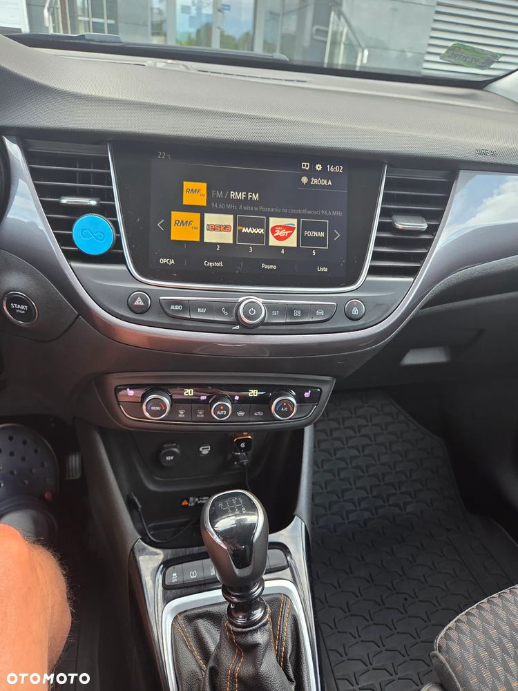 Opel Crossland X 1.2 T Enjoy S&S - 11
