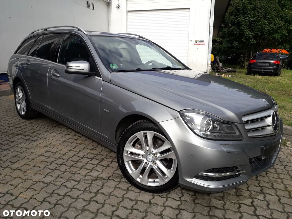 Mercedes-Benz Klasa C 220 CDI 4Matic 7G-TRONIC - 27