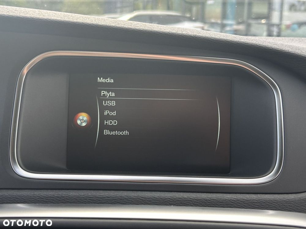 Volvo V40 - 18